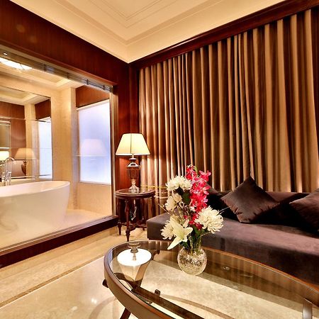 Hotel Maharaja Regency Ludhijána Kültér fotó