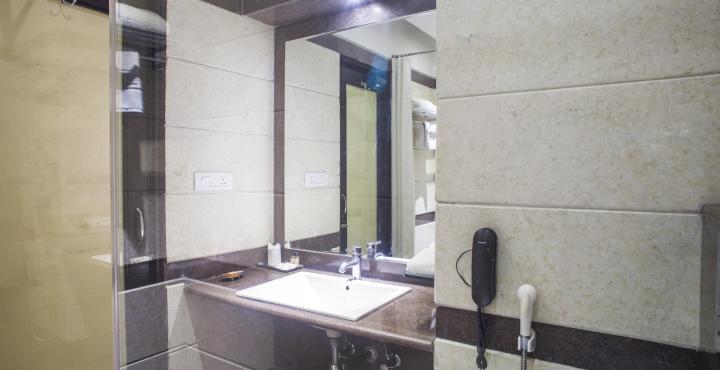 Hotel Maharaja Regency Ludhijána Kültér fotó