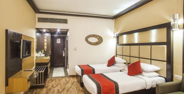 Hotel Maharaja Regency Ludhijána Kültér fotó