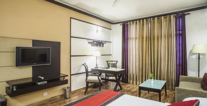 Hotel Maharaja Regency Ludhijána Kültér fotó
